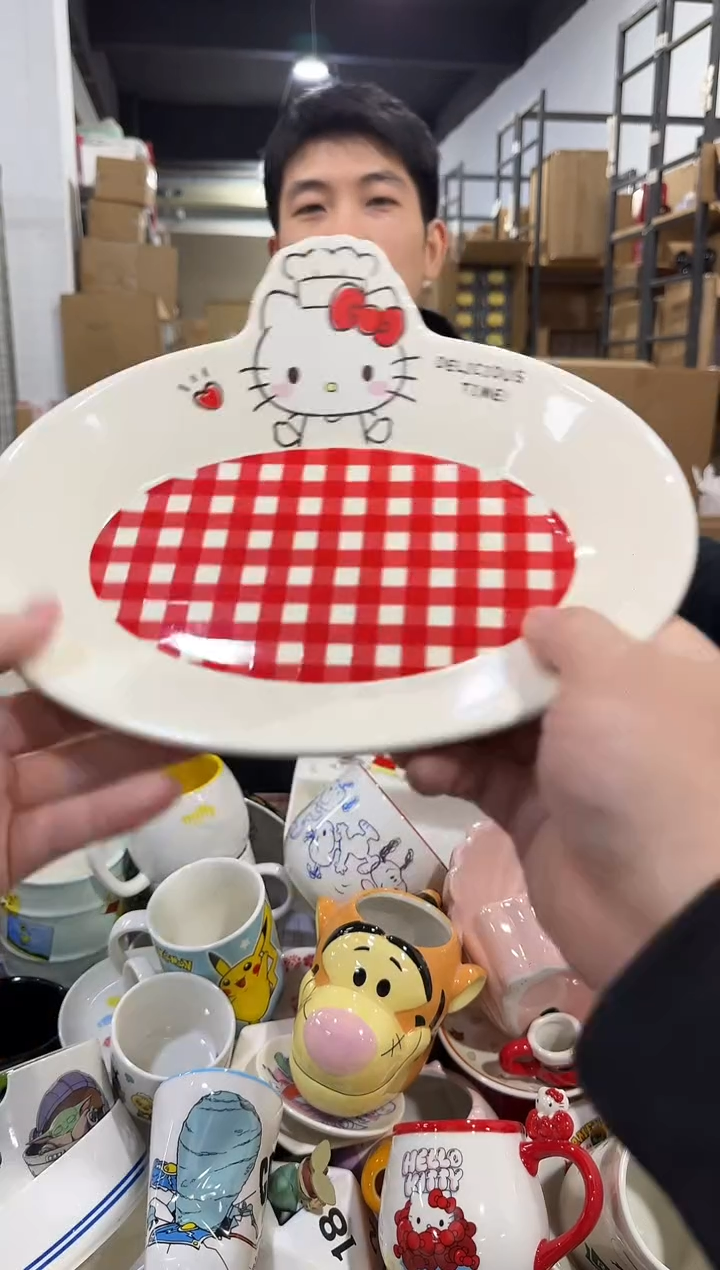 瓷片原盒kt猫红格子餐盘