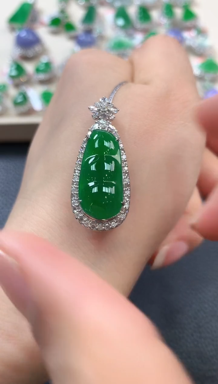 【闪购商品】翡翠吊坠(不含链)18K金镶嵌b133     