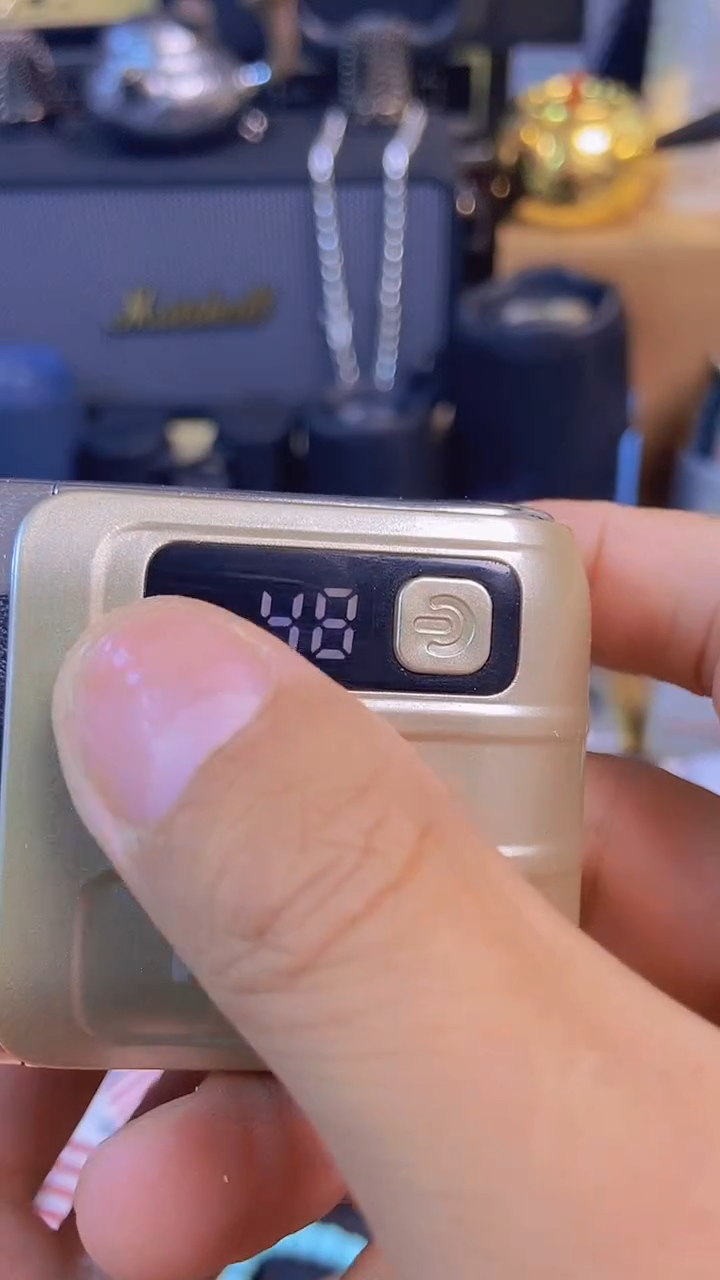 瓷片闪购商品，如图所示