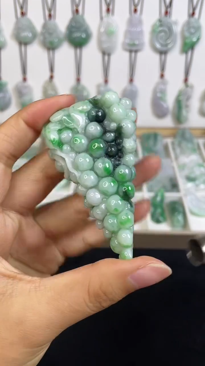 颈饰未镶嵌翡翠1