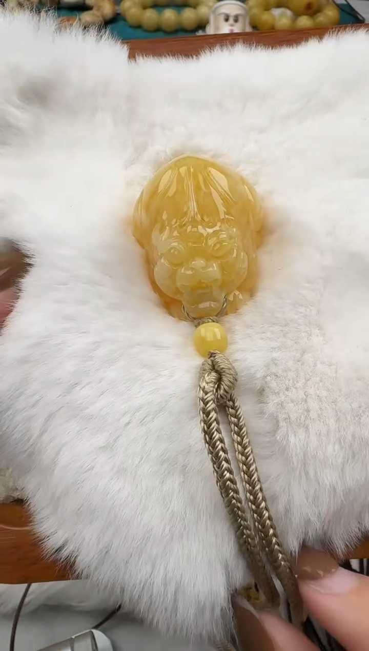 琥珀未镶嵌珠宝奇石14.8克浓蜡貔貅吊坠HZ096