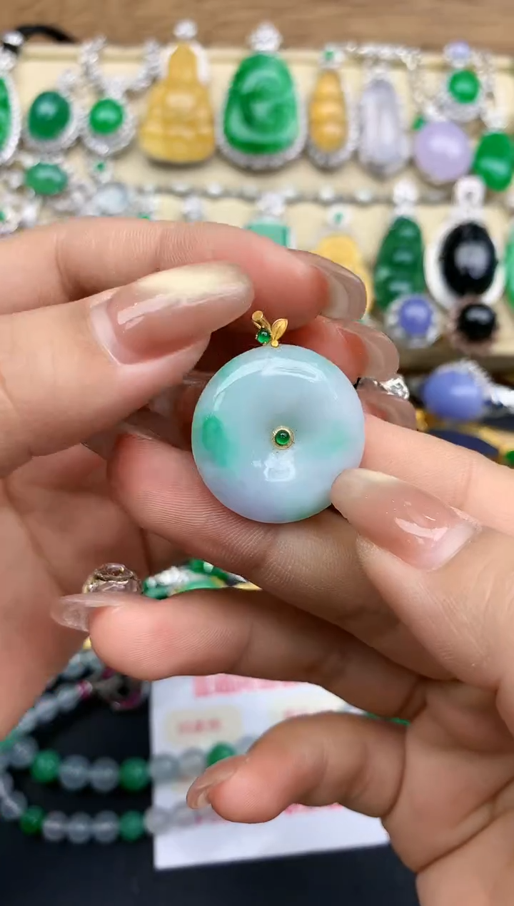 颈饰18K金镶嵌翡翠71-中国好珍宝