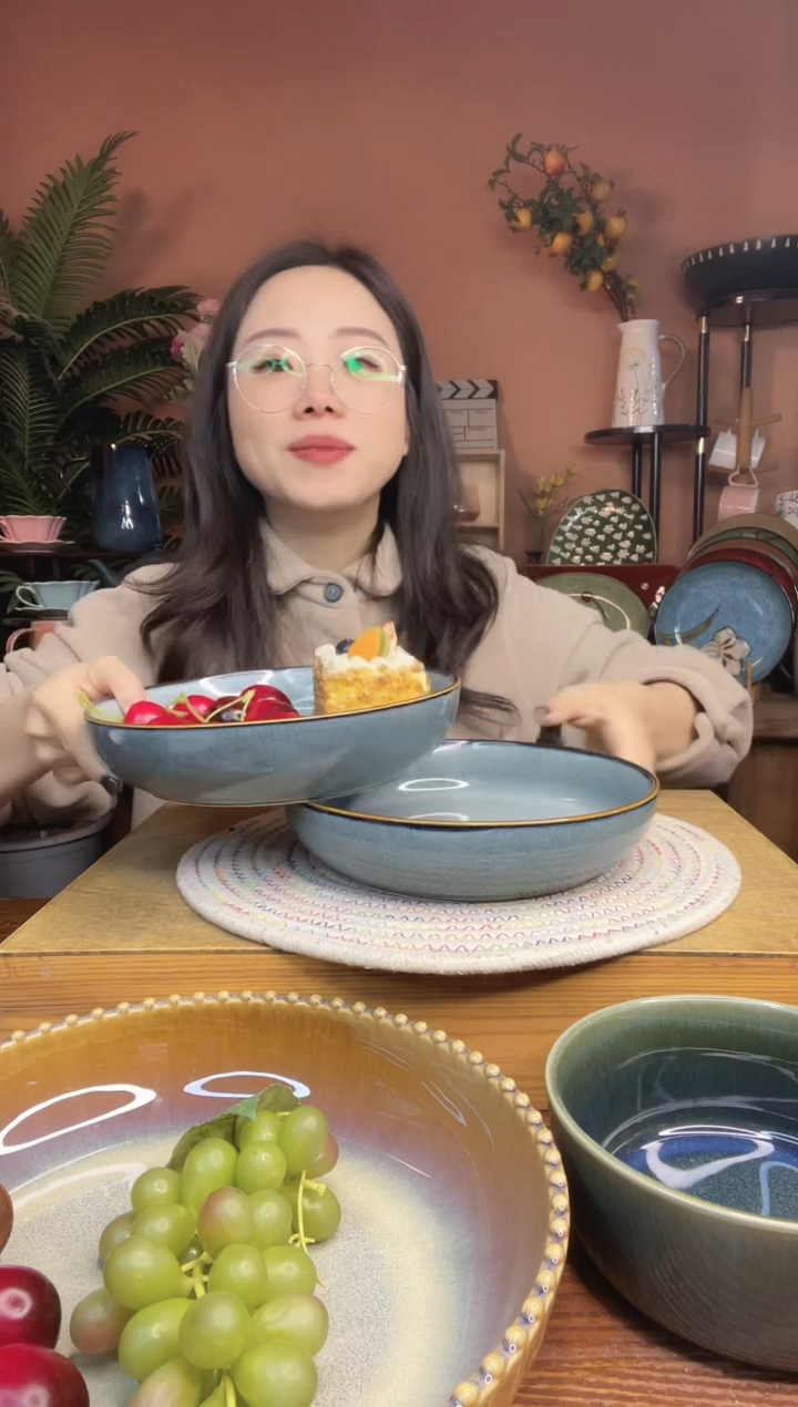 陶瓷8英寸蓝色金条边深盘  2件 微瑕