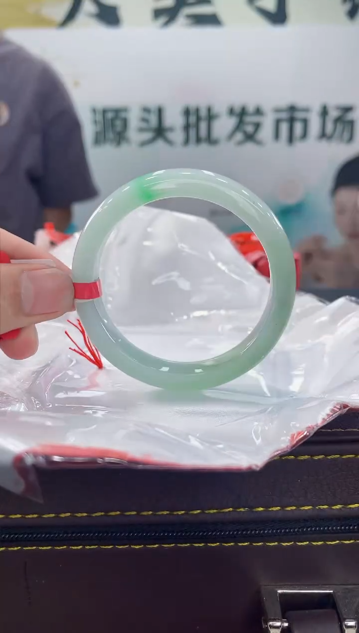 【闪购商品】翡翠手镯未镶嵌手镯