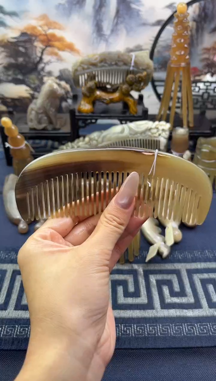 云南老白水15厘米长贵妃梳