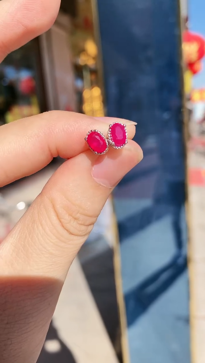 【闪购商品】红宝石耳饰银S925镶嵌耳饰