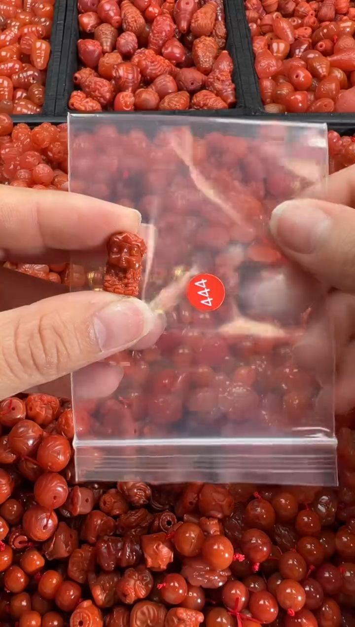 【闪购商品】南红玛瑙颈饰未镶嵌1