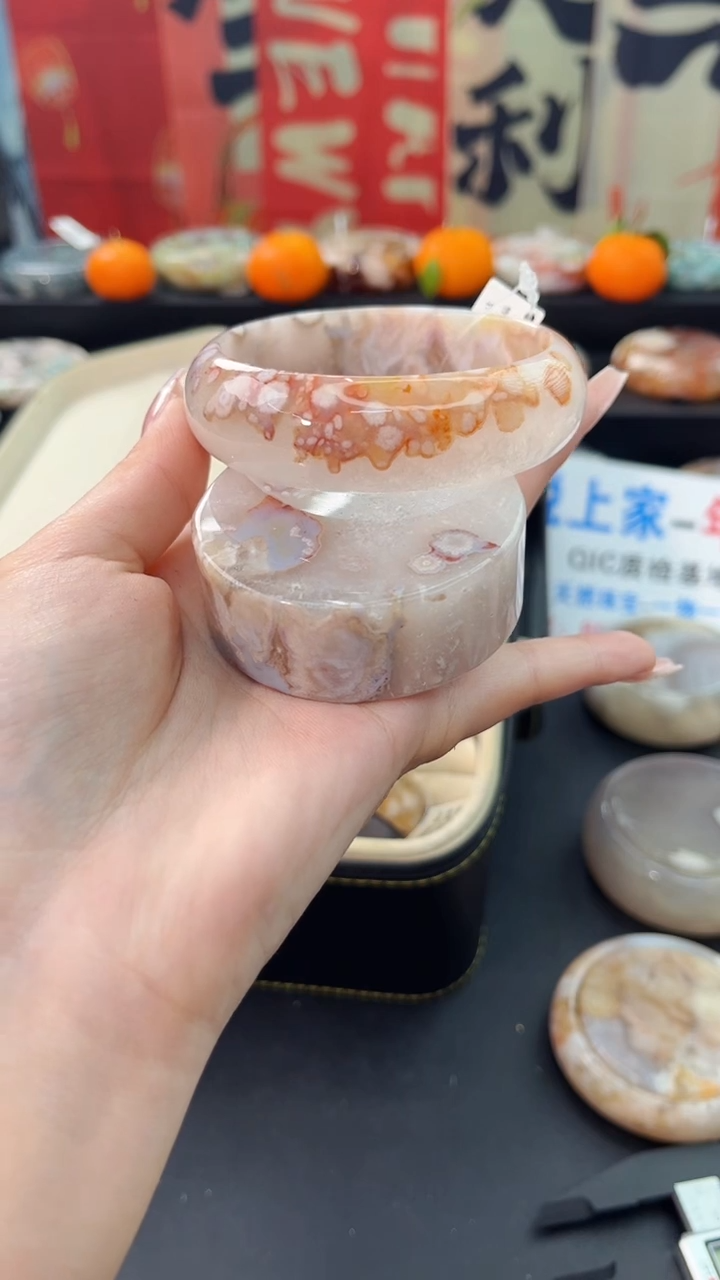 【闪购商品】石英质玉手镯未镶嵌赠送镯心（61圈口）