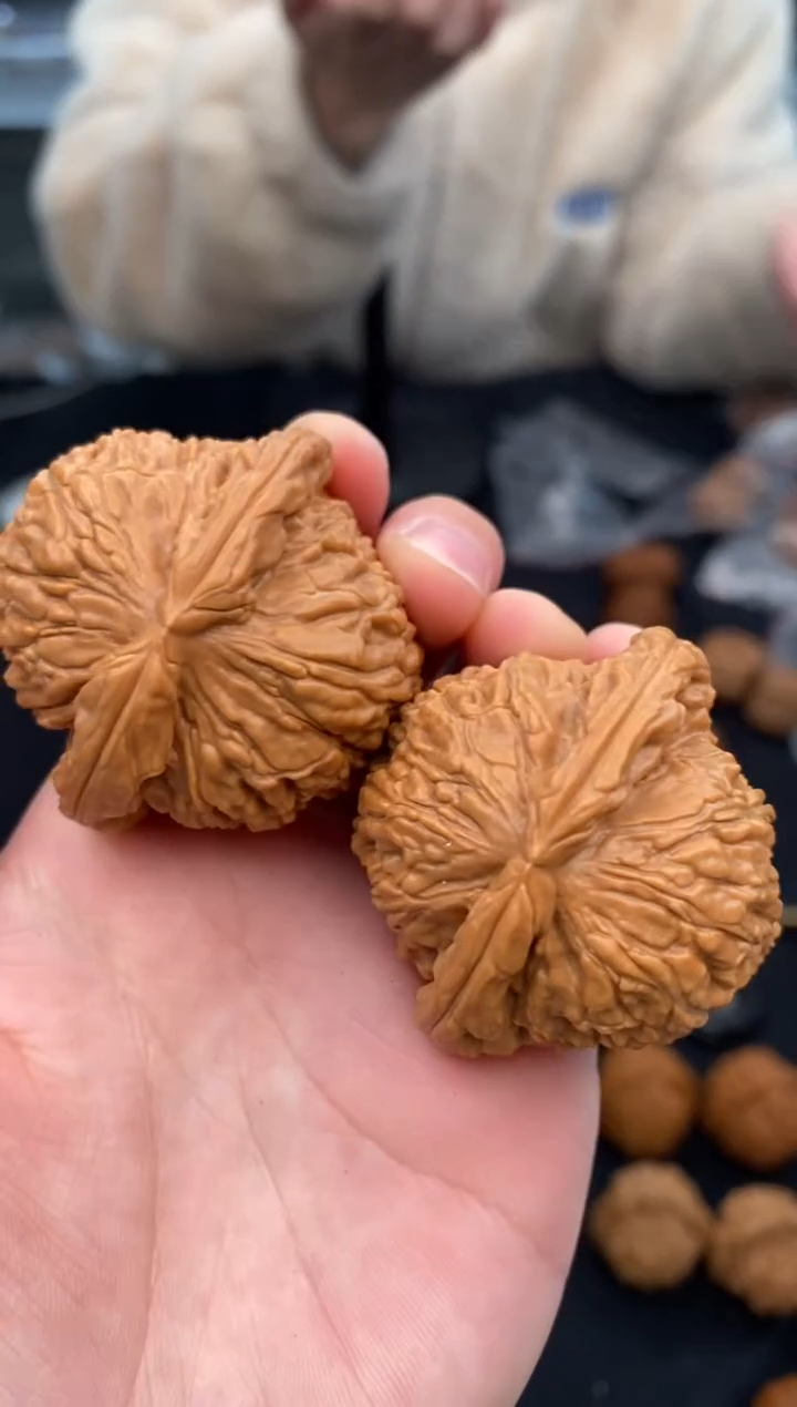 【闪购商品】文玩核桃把件白狮子45-t524