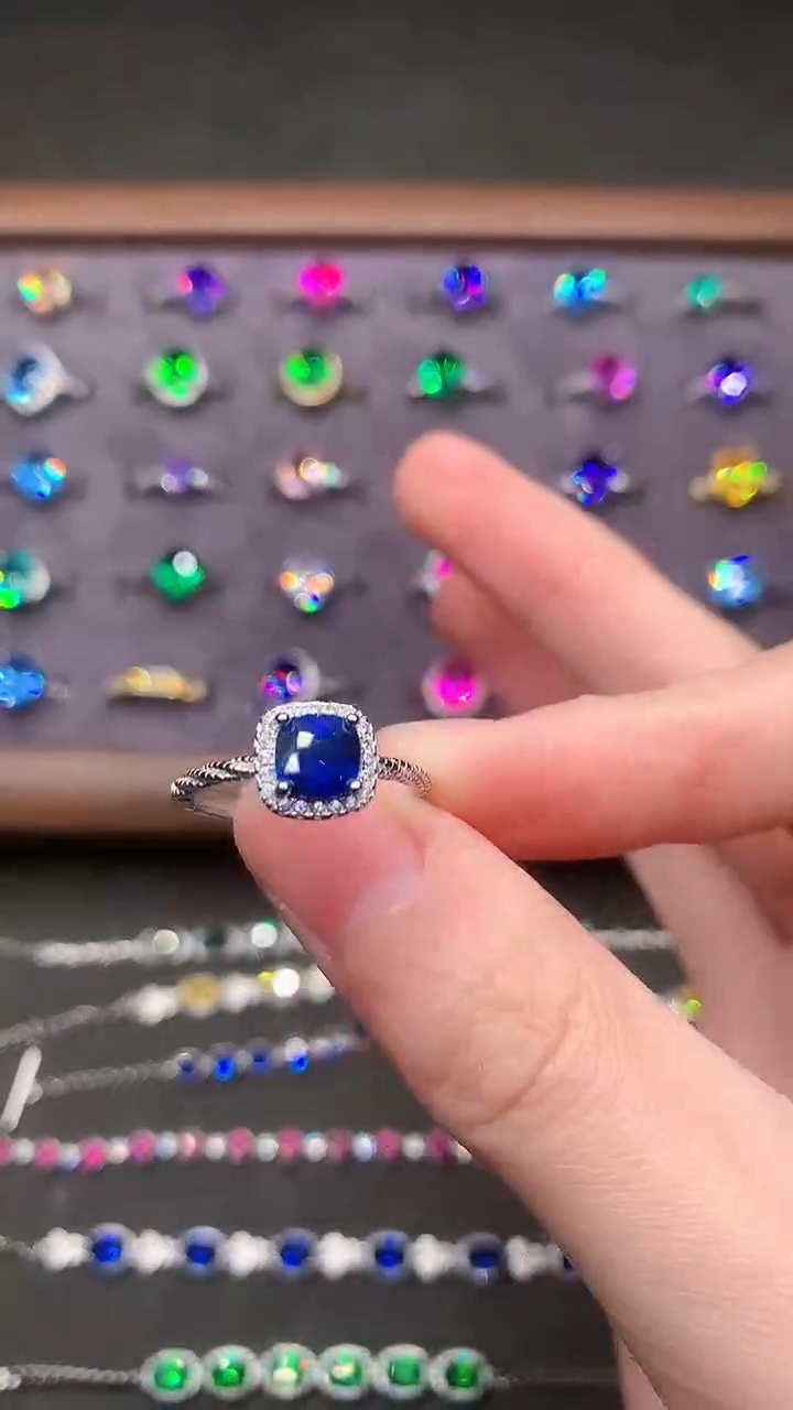 【闪购商品】蓝宝石戒指银S925镶嵌······