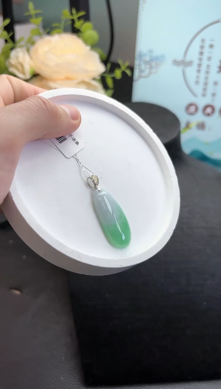 【闪购商品】翡翠颈饰18K金镶嵌YM1047-2 福瓜