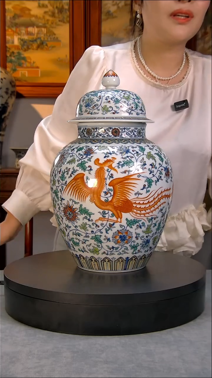 斗彩龙凤罐精品陶瓷