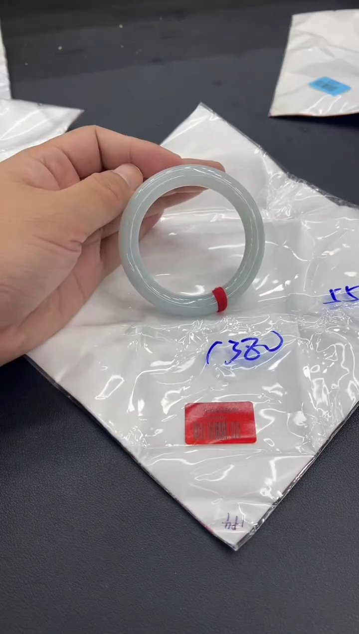未镶嵌手镯翡翠青**衿翡翠手镯