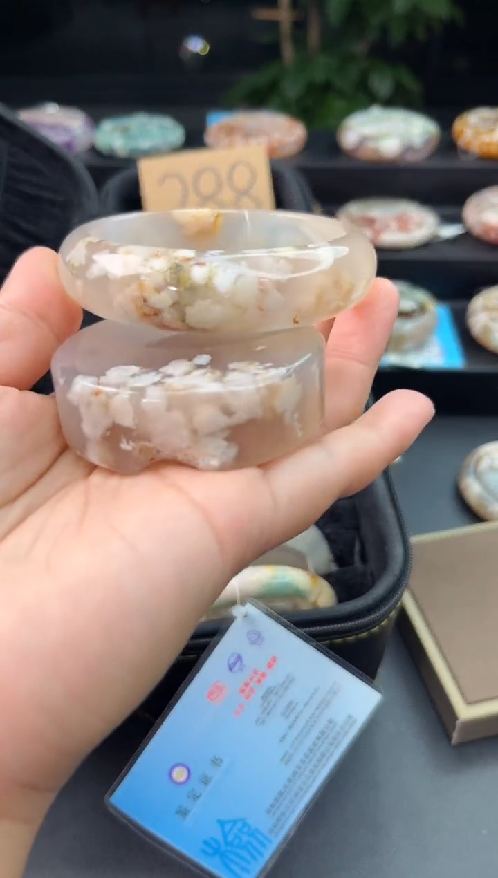 【闪购商品】石英质玉手镯未镶嵌赠送镯心（圈口60