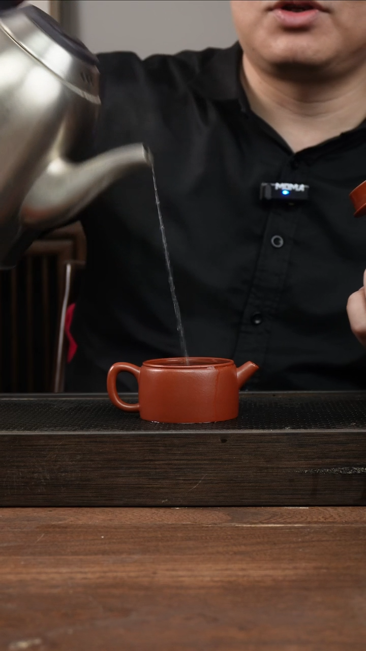 茶杯紫砂修朱泥小汉瓦     85CC   