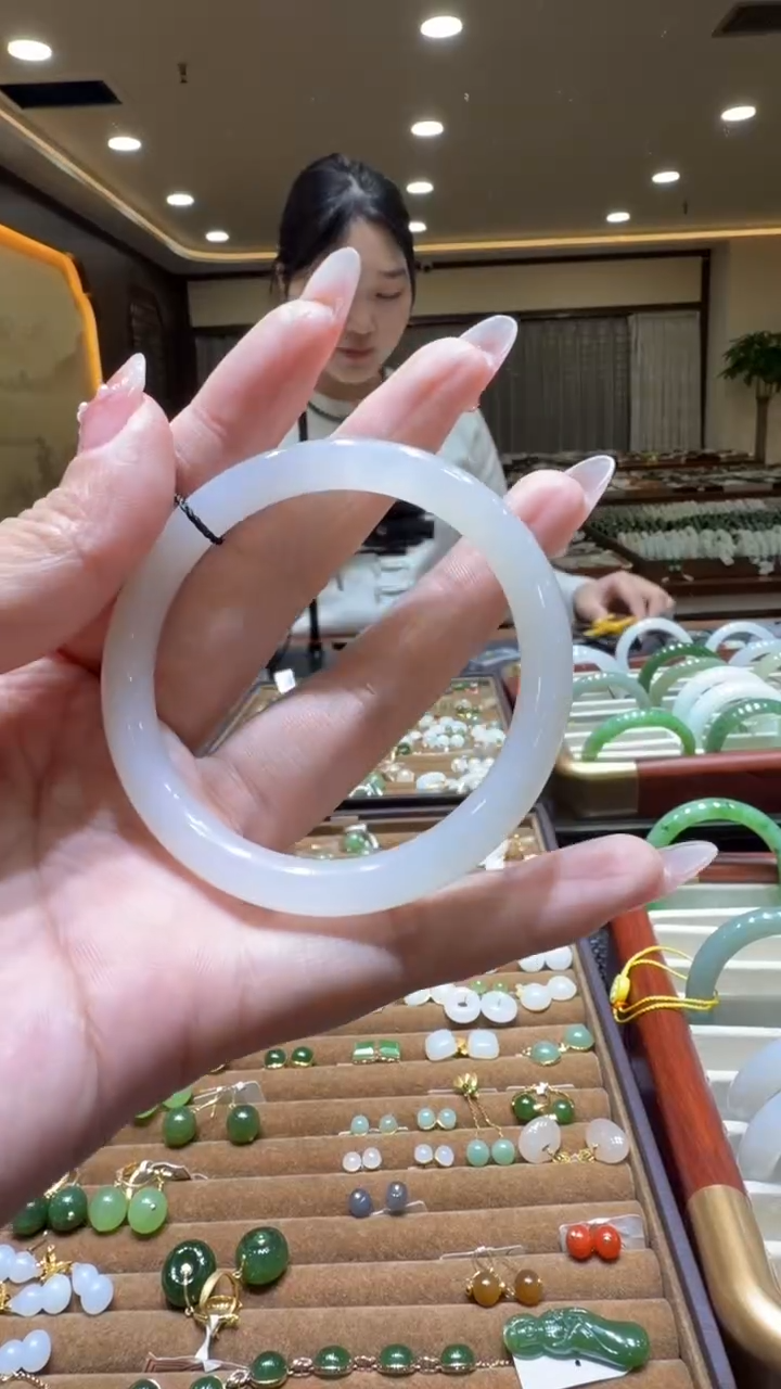 颈饰未镶嵌和田玉手镯54