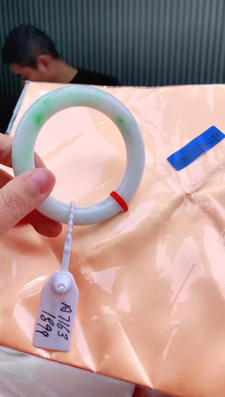 未镶嵌手镯翡翠57