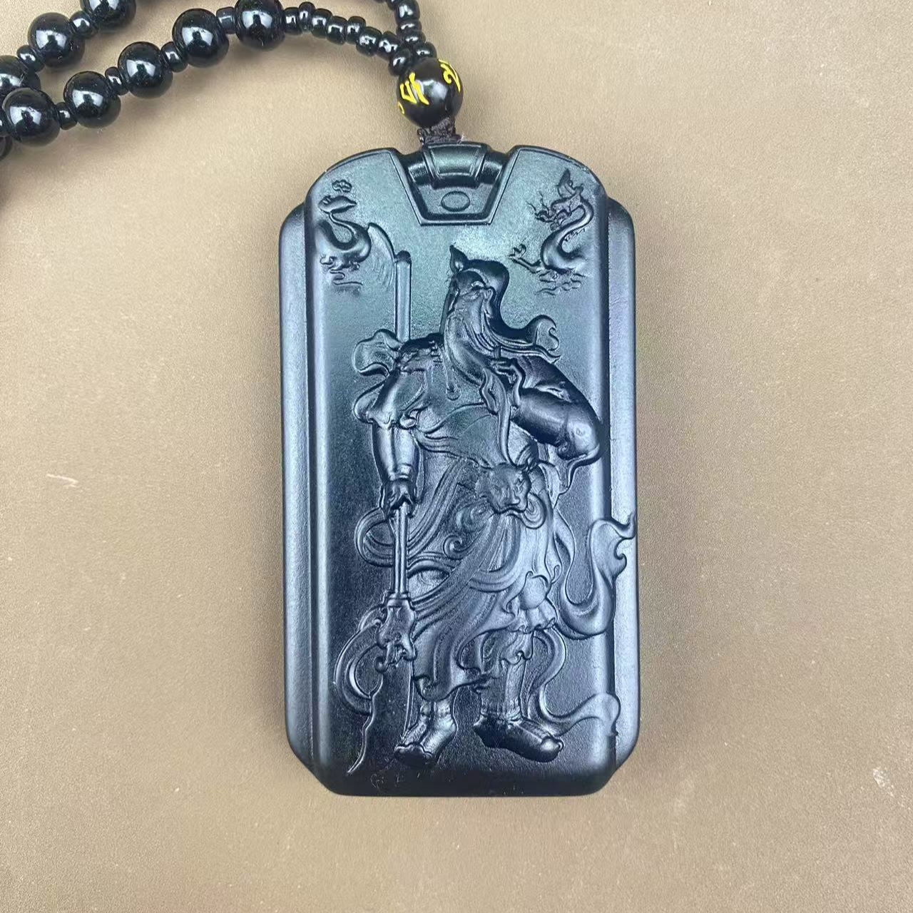 和田玉墨玉关公吊坠牌子双面雕刻【站关公】