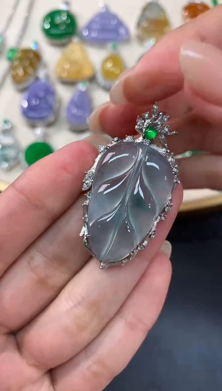 【闪购商品】翡翠吊坠(不含链)18K金镶嵌A519|29800