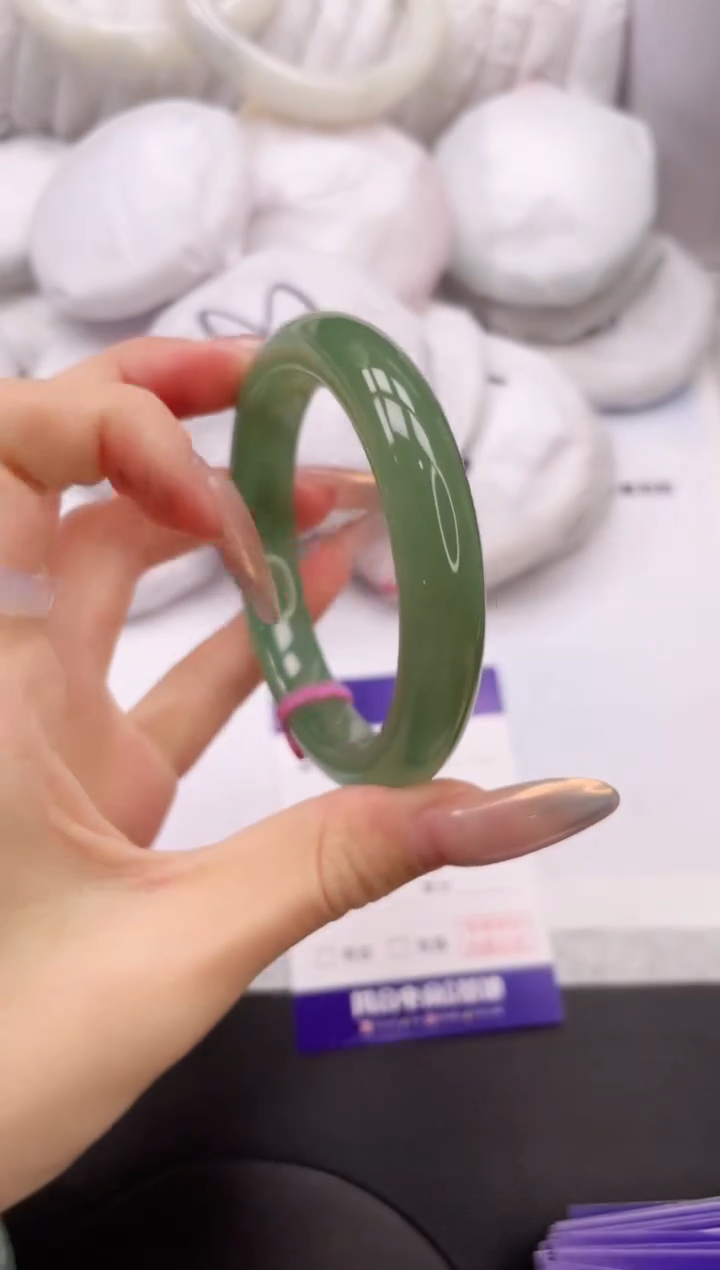 【闪购商品】石英质玉手镯未镶嵌15K196-57