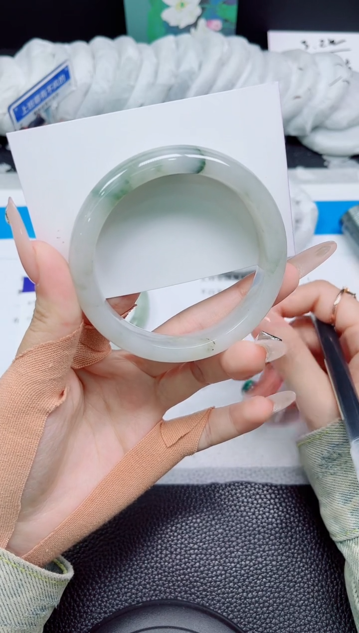 石英质玉手镯未镶嵌95-58