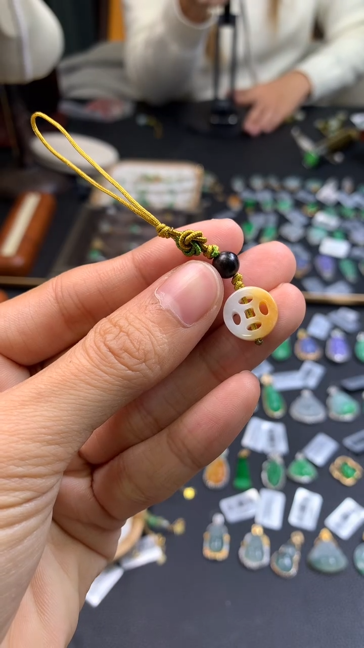 颈饰未镶嵌翡翠18181