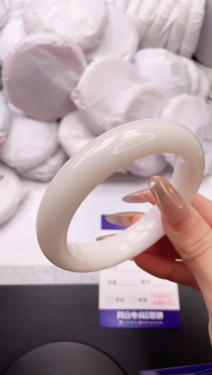 【闪购商品】和田玉手镯未镶嵌20K243-62