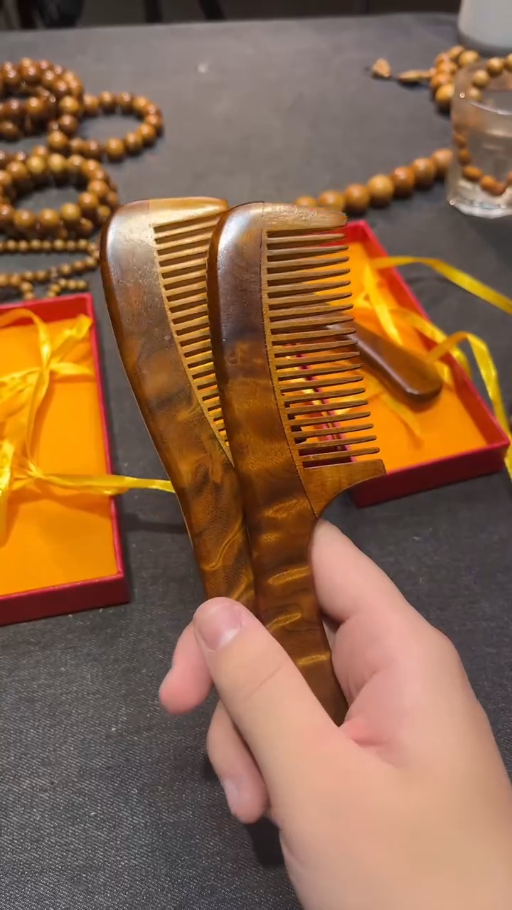 【闪购商品】金丝楠其他金丝楠木梳子带水波
