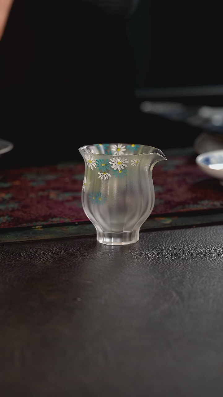 心缘甄手绘加彩琉璃公道杯 小雏菊