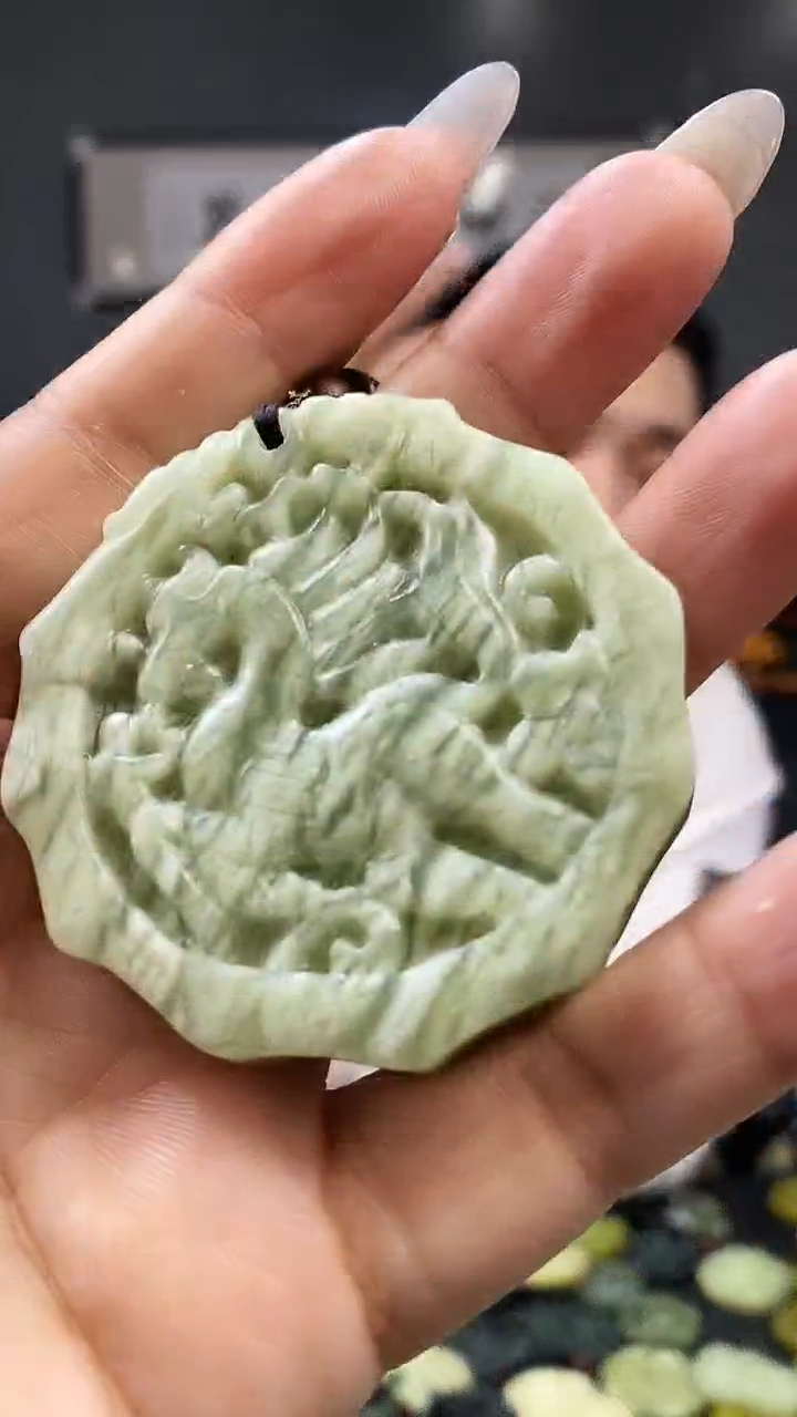 未镶嵌蛇纹石玉颈饰天然岫玉（多样性发其中之一）