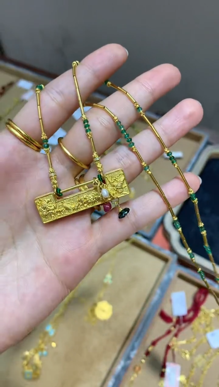 【闪购商品】定制足金颈饰W417|23625