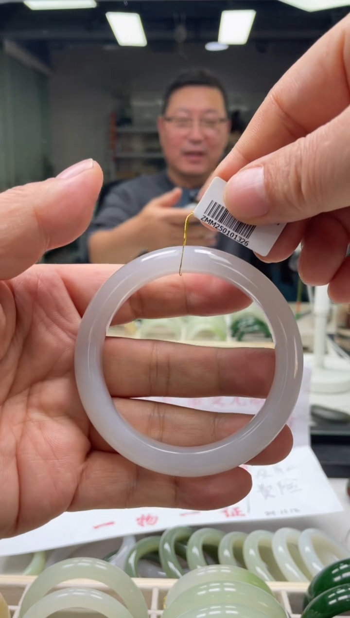 【闪购商品】和田玉手镯未镶嵌编码1236 圈口60-61