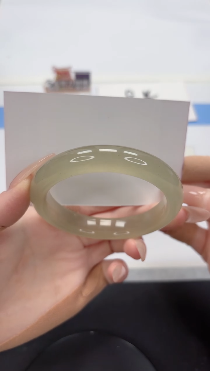 【闪购商品】石英质玉手镯未镶嵌A11-58.3