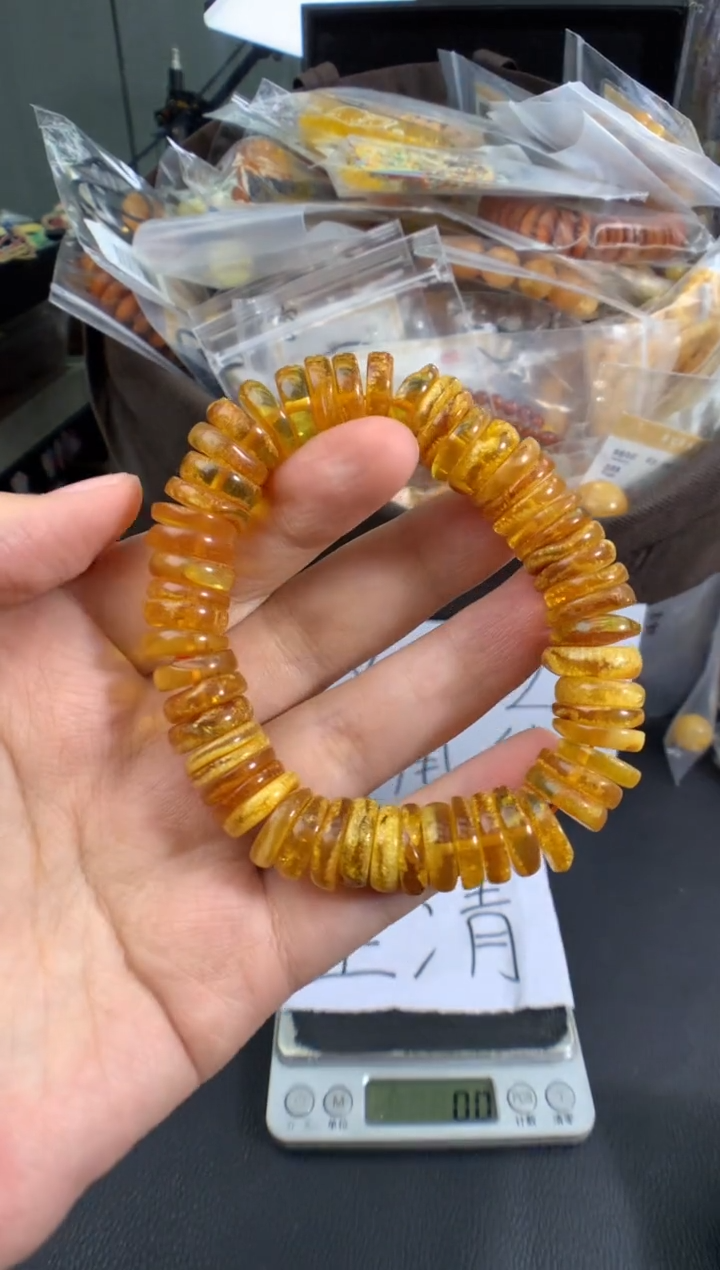 琥珀未镶嵌珠宝奇石1