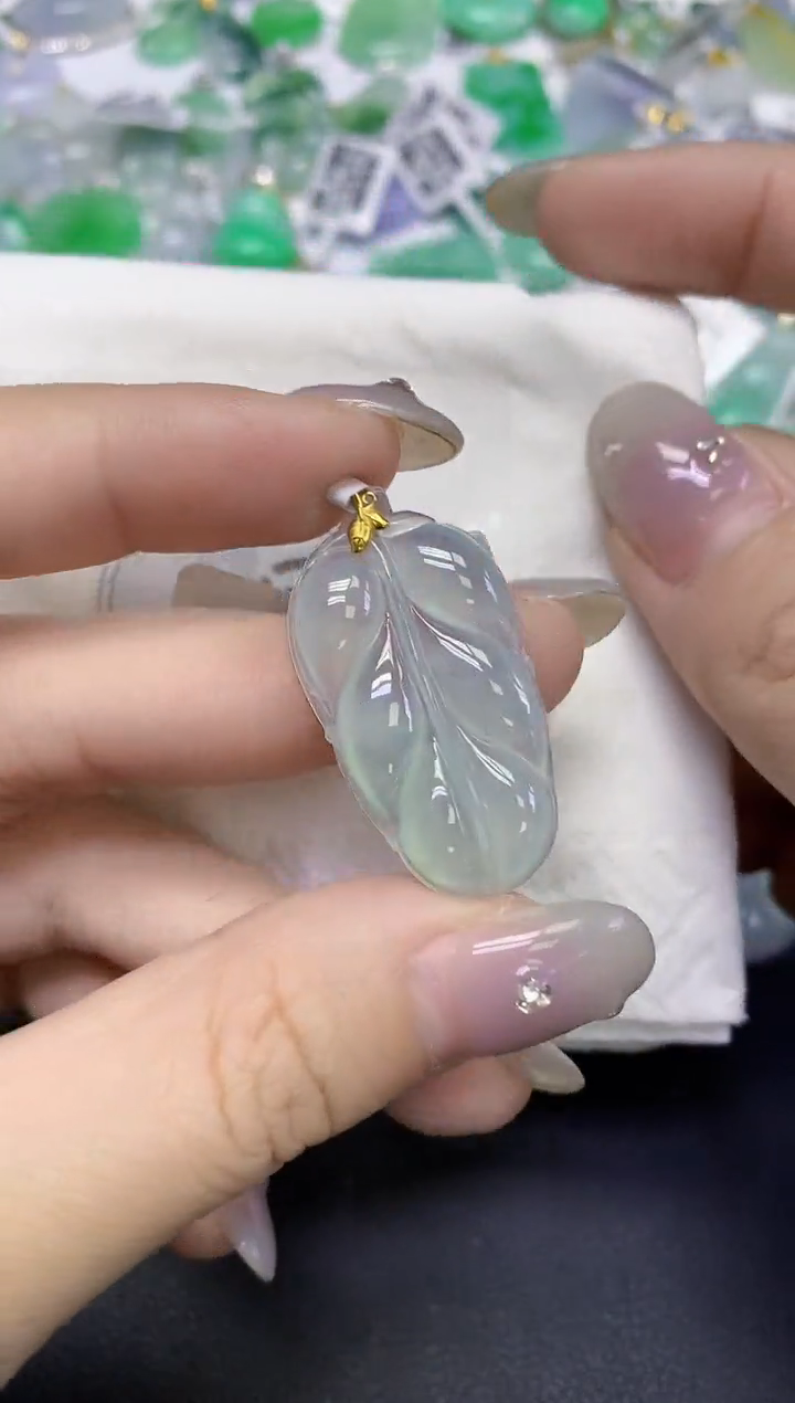 颈饰18K金镶嵌翡翠天然缅甸翡翠A货百元以上9元证书费自理