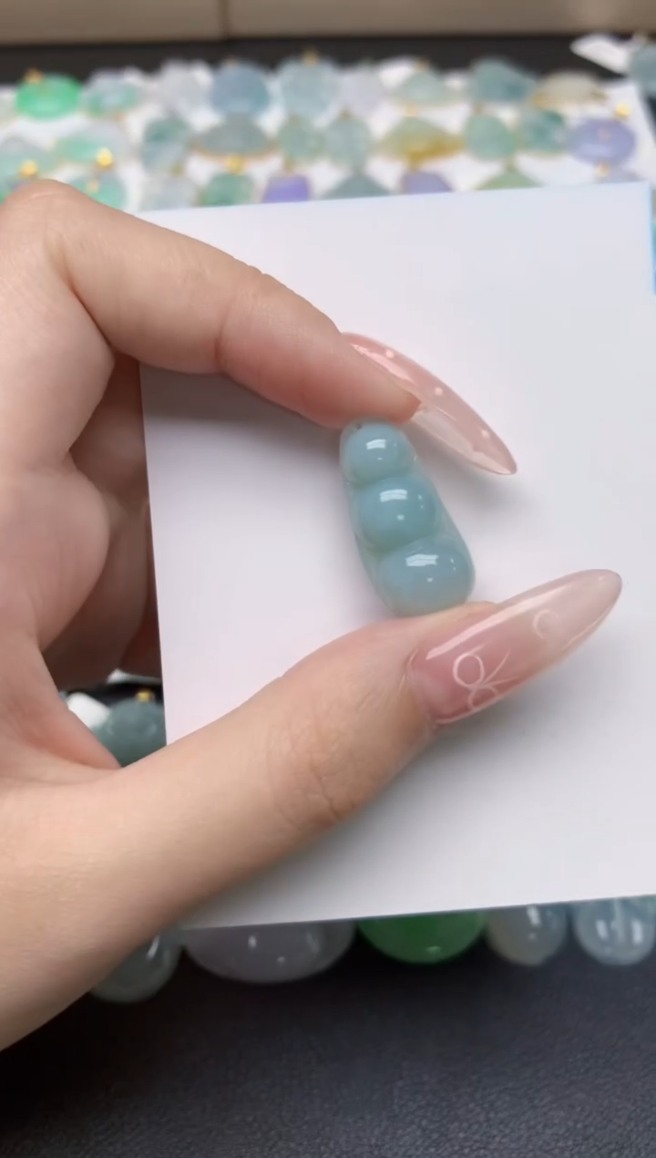翡翠未镶嵌颈饰天然翡翠A货
