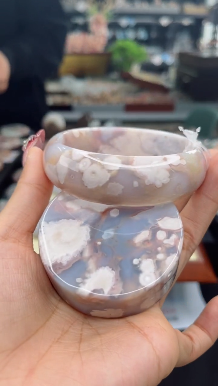 【闪购商品】石英质玉手镯未镶嵌61圈口（赠品镯心）106116