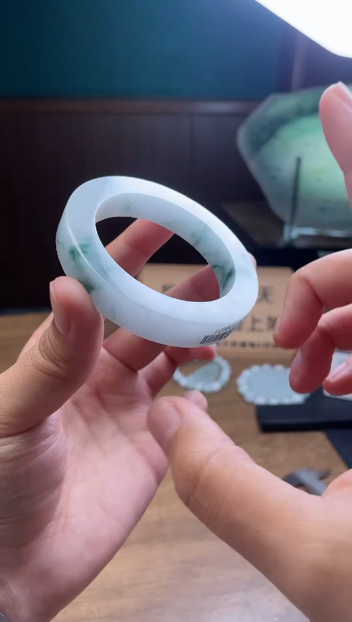 【闪购商品】定制翡翠手镯未镶嵌定制