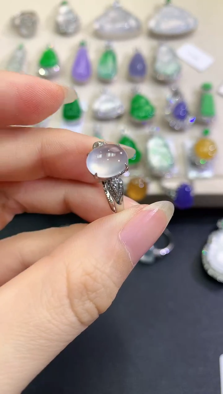 【闪购商品】翡翠戒指18K金镶嵌D8    