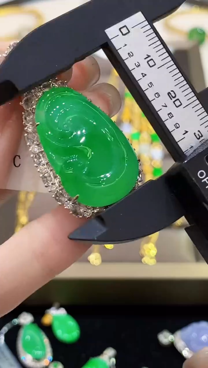 吊坠(不含链)18K金镶嵌翡翠MH多样性发其一