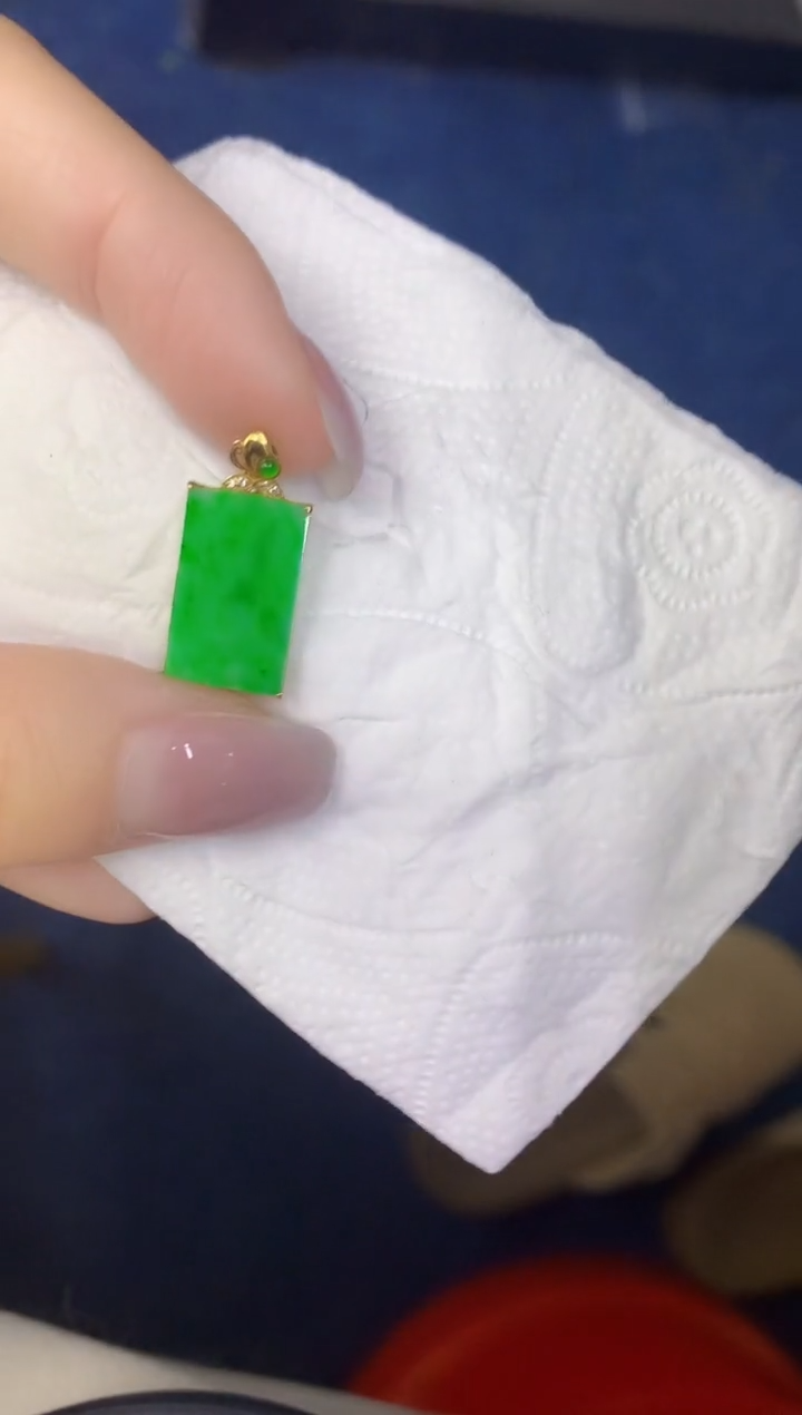 颈饰18K金镶嵌翡翠缅甸天然翡翠A货