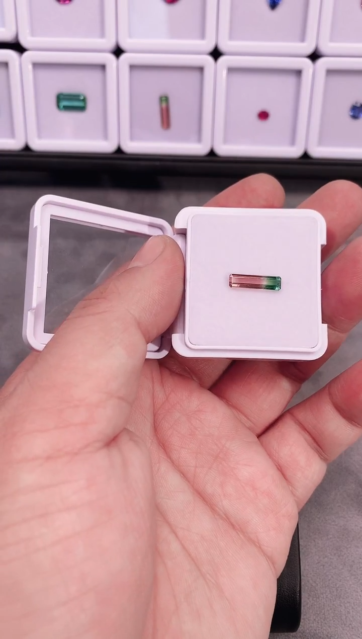 未镶嵌裸石碧玺怡****~1.38