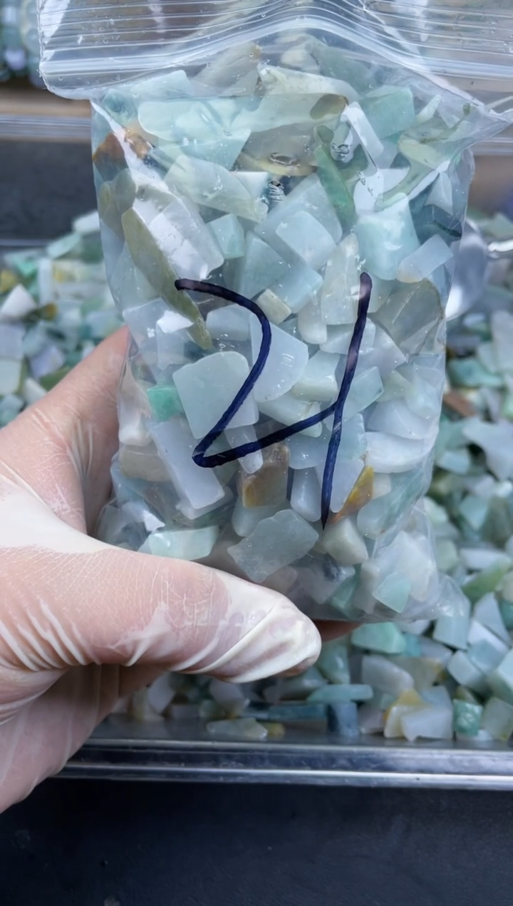 【闪购商品】翡翠颈饰未镶嵌天然翡翠边角小号500克21