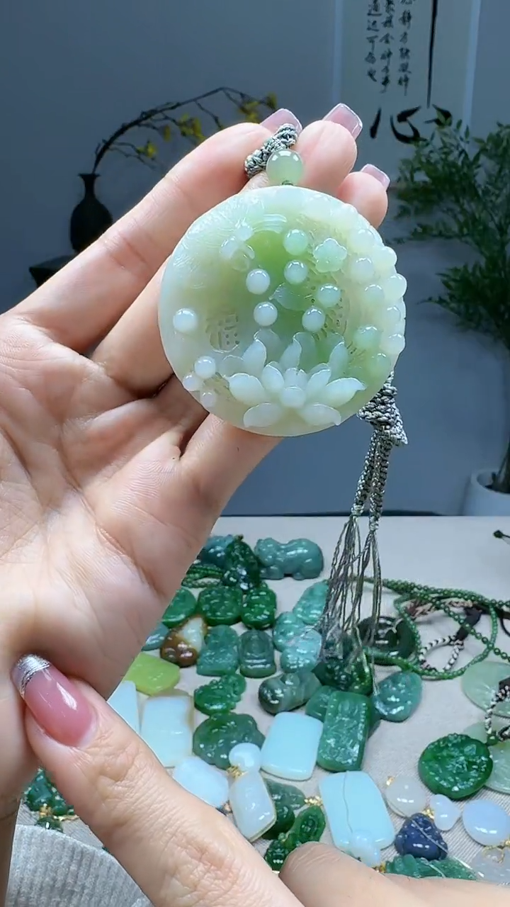 未镶嵌和田玉挂件1