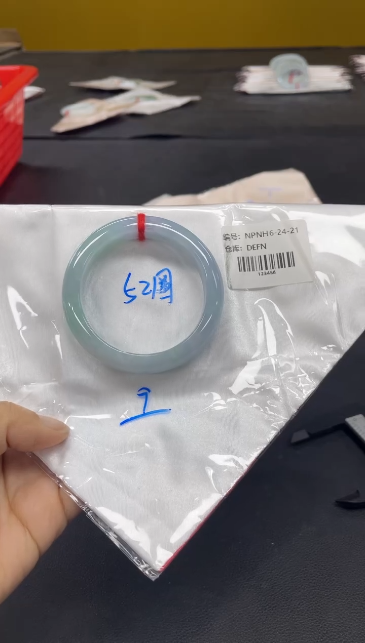 未镶嵌手镯翡翠翡翠手镯