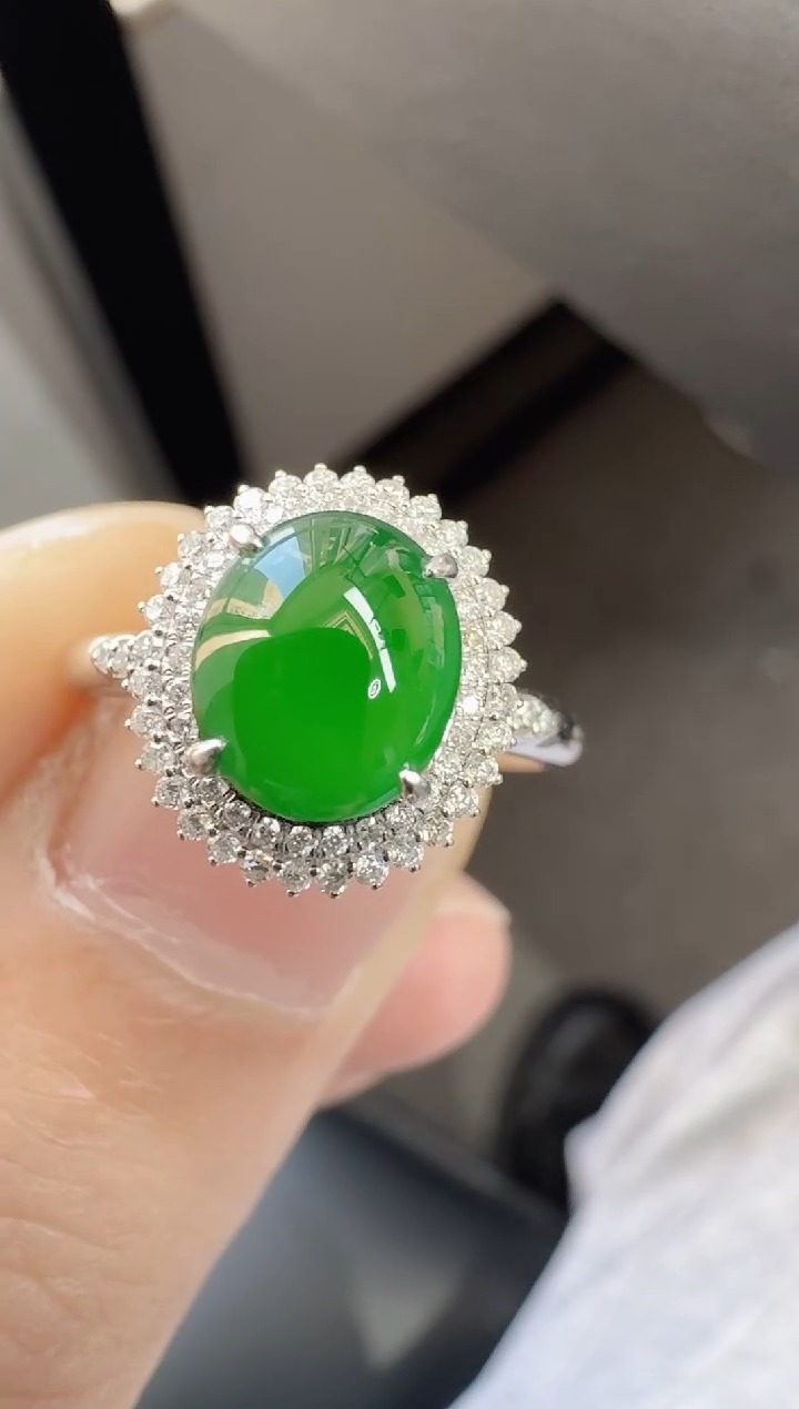 18K金镶嵌戒指翡翠寄售回流，不退不换