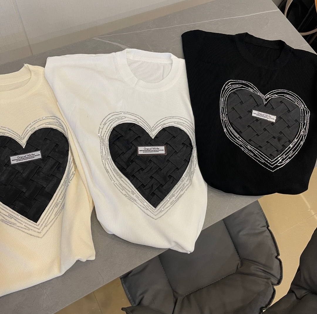 h1358 CC推荐 设计感重工爱心短袖T恤