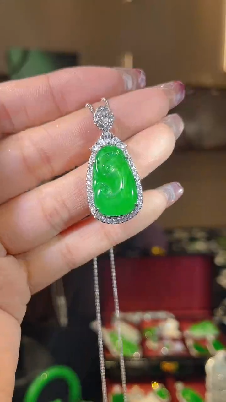 【闪购商品】翡翠吊坠(不含链)银S925镶嵌天然翡翠A货