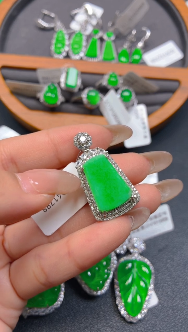 吊坠(不含链)银S925镶嵌翡翠1