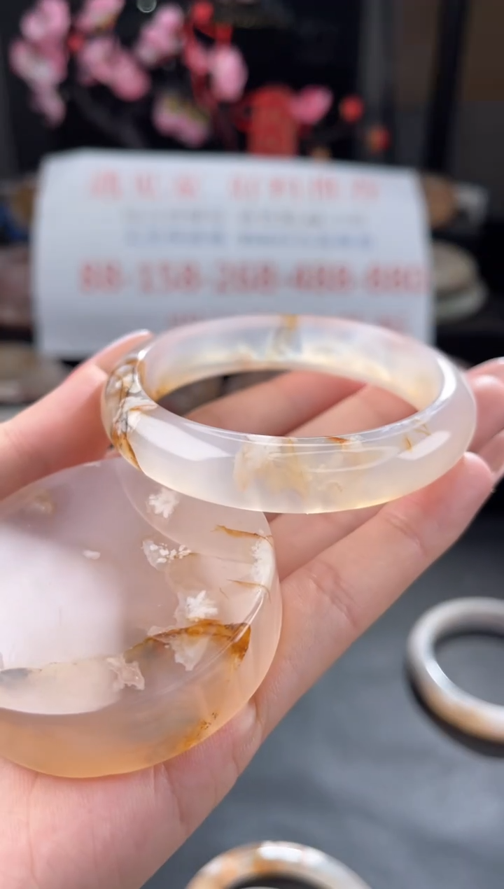 【闪购商品】石英质玉手镯未镶嵌54